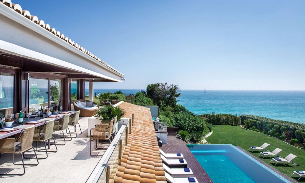 Olhos D'Agua Villa | Outstanding Algarve Villa | 8 Bedrooms | Villa Agua Grande Deluxe | SeaViews