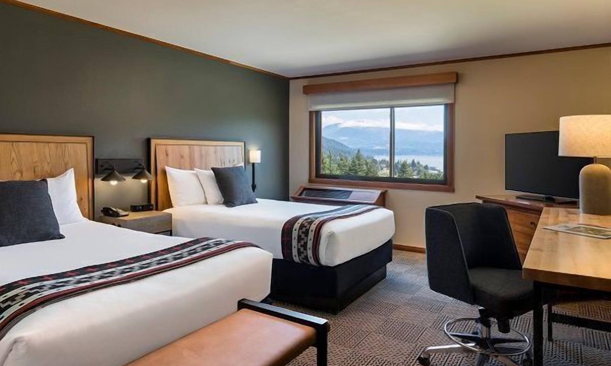 Stevenson Hotel | Premier Room w/views of the Columbia River Gorge