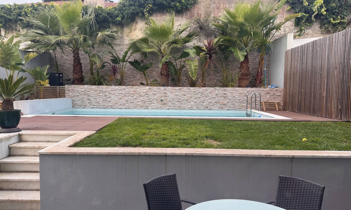 Bicesse House | Private Villa with Heated Pool, Jacuzzi & Garden | July–October Rental Cascais
