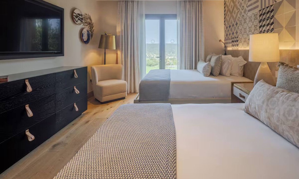 Tor Hotel | Refreshing Countryside Room w/Balcony Views Near Local Attractions