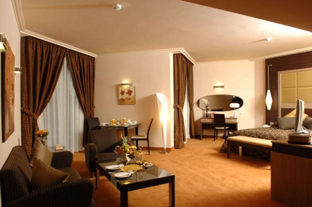 Adma wa Dafneh Hotel | Regency Palace Hotel