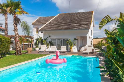 Barcarena Villa | Retreat Villa, Hot tub, BBQ, max 38 ppl