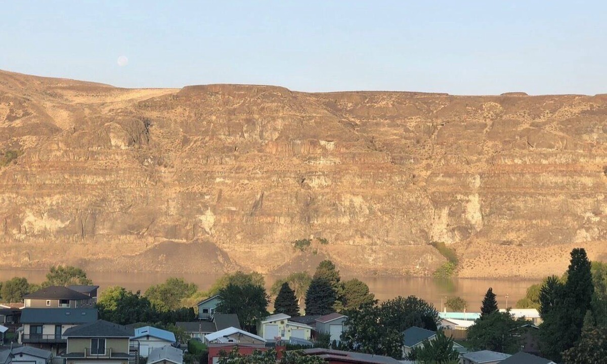 Sunland Estates House | River View @ Sunland Estates near Gorge Amphitheater in Quincy