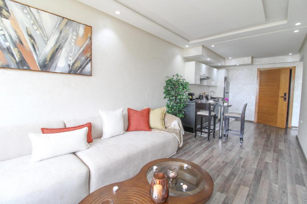 Casablanca Apartment | Riviera Escape - Appart Neuf Climatisé avec Balcon à Maarif Anfa