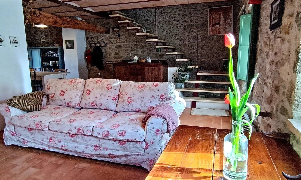 Mieras Cottage | Rustic Home in Mieres near Banyoles Lake