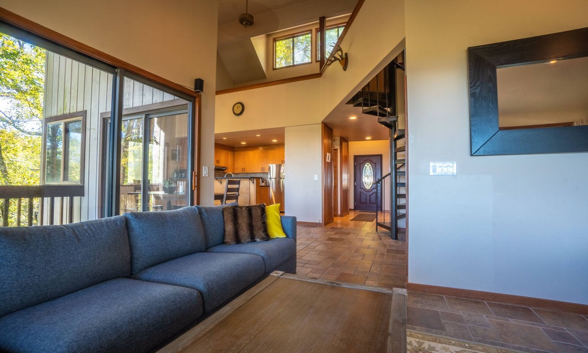 Beech Mountain Ski Chalet | Slopeside is just steps to Beech Mountain Resort and Ski Village! Amazing Views!