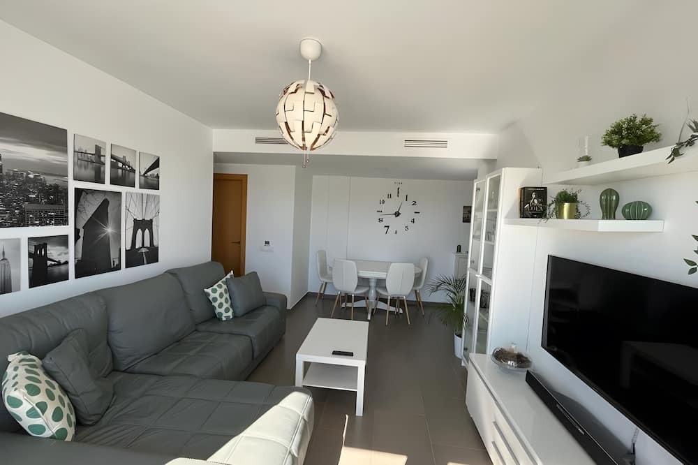 Muchamiel Apartment | Spacious, Fully Equipped Apartment with Pool, 4 km from the Beach