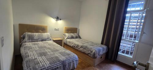 Castelldefels House | Suite con Terraza & BBQ, 5 min a pie de la Playa
