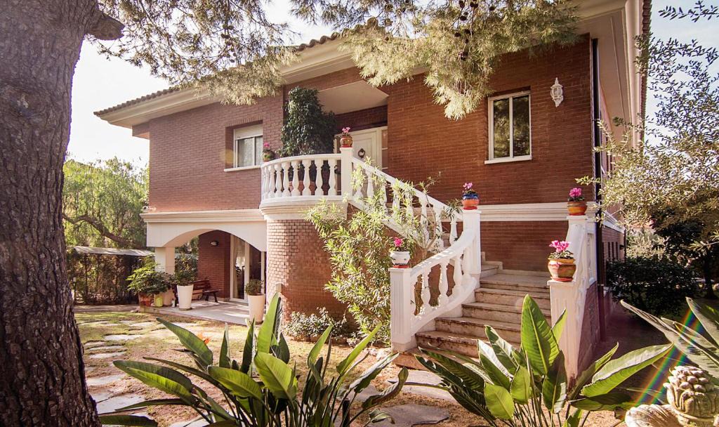 Cap de Salou Villa | TarracoHomes, Villa Cala Crancs con Piscina Privada y Mesa de Billar