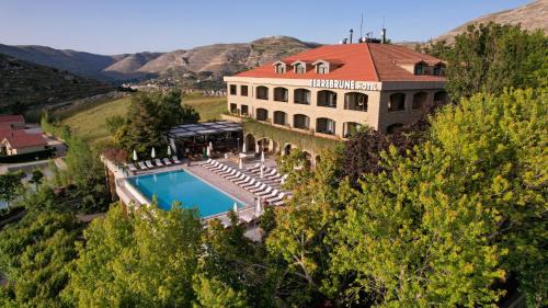Kfardebian Hotel | Terrebrune Hotel
