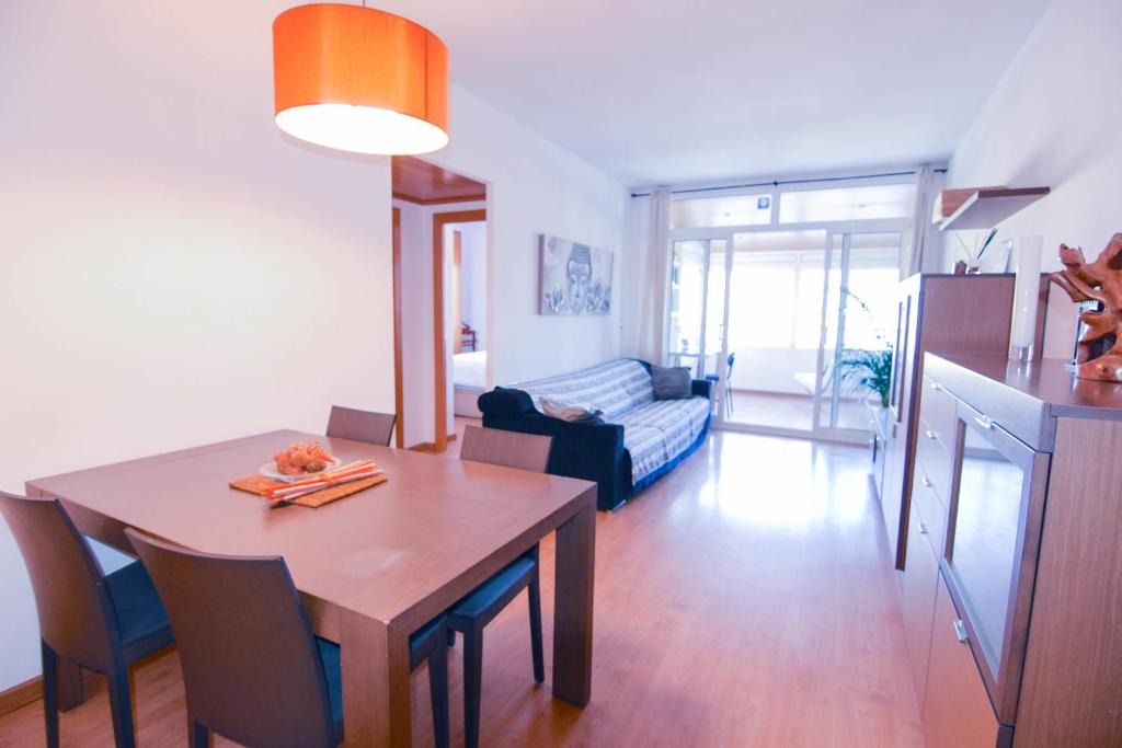 La Bordeta Apartment | Touch the Sky