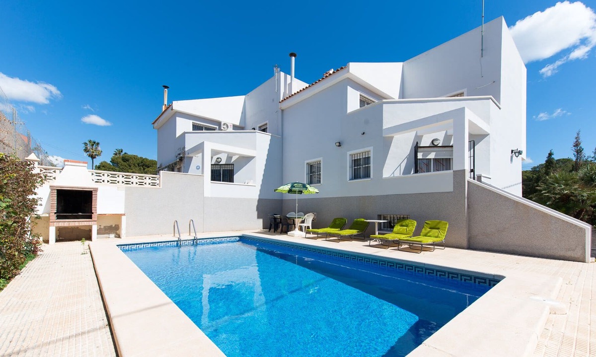 Muchamiel Villa | Traditional spanish property, 5 min by car from the beach and near the shops