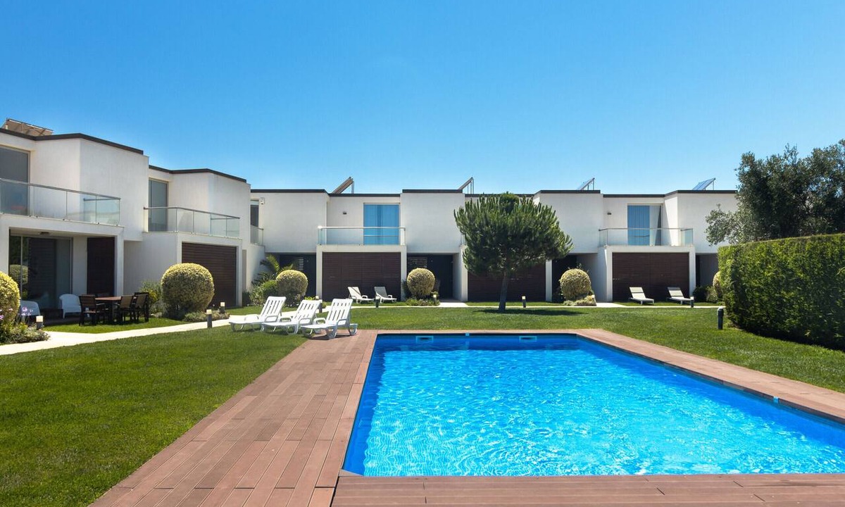 Sagres Ski Chalet | Villa Blue Sagres G - 3-bedroom holiday villa a few minutes' walk from local beaches!