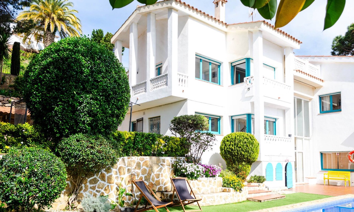 Lloret de Mar Villa | Villa "El Riu del Cel" with Private Garden, Private Pool, and Wi-Fi
