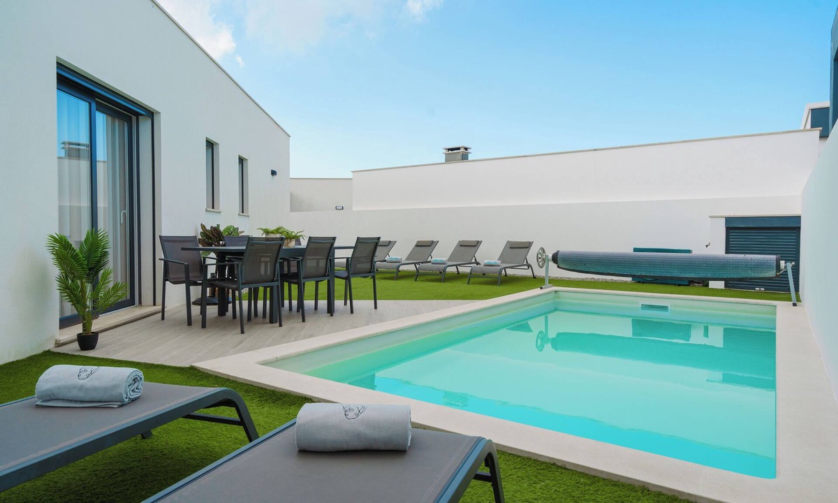 Atalaia Villa | Villa Lola with jacuzzi and private swimming pool