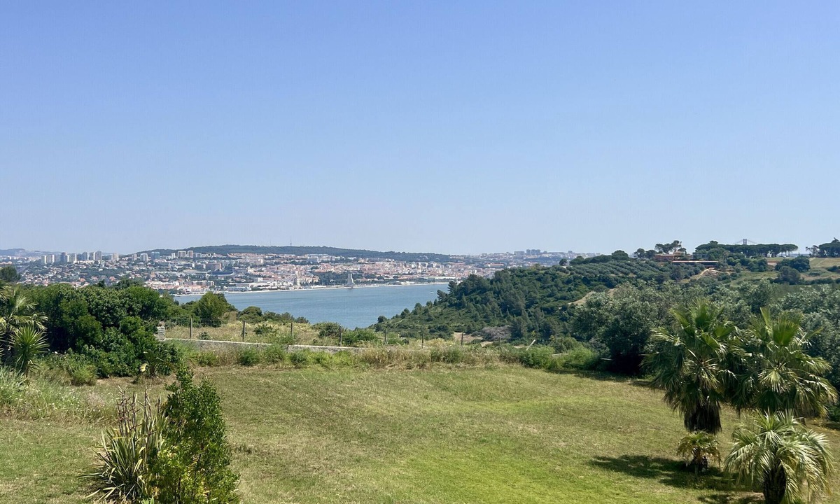 Trafaria Villa | Villa Tagus Gardians