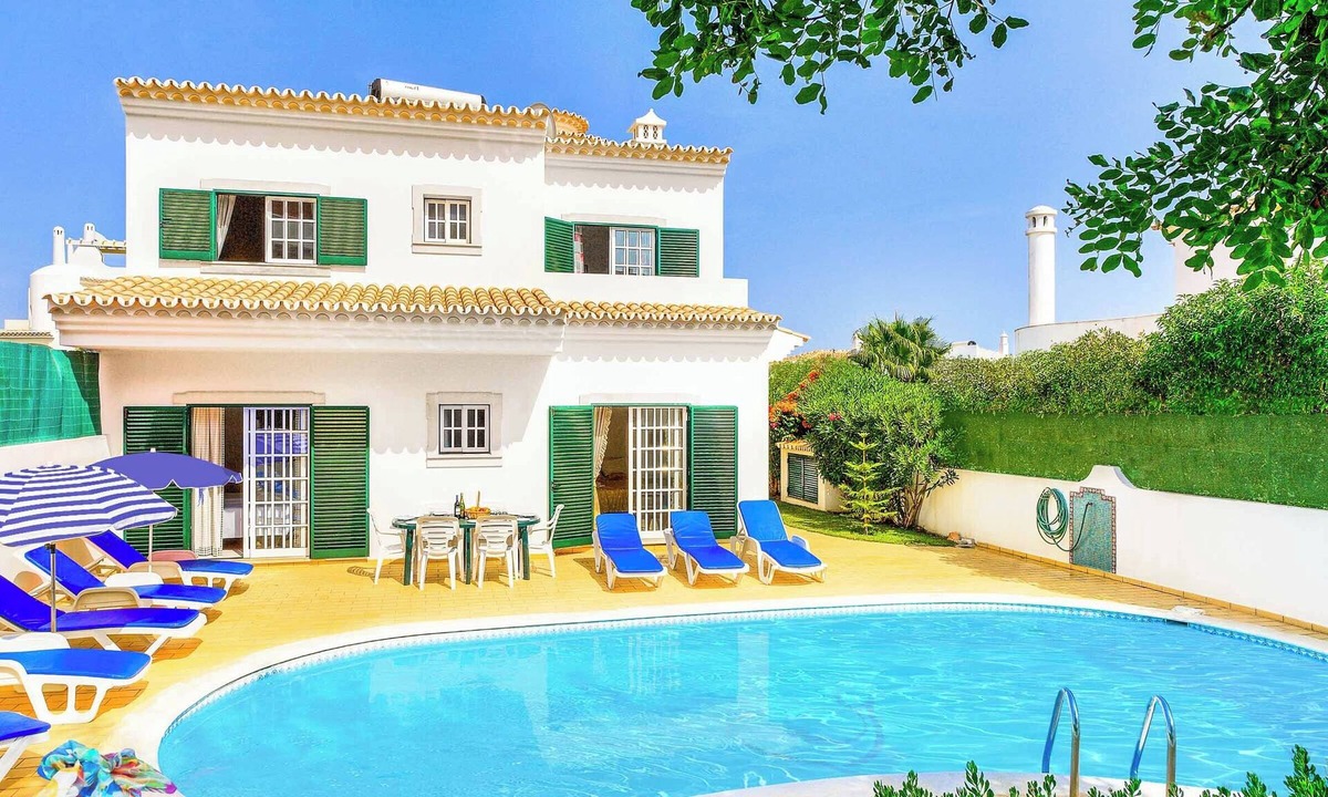 Correeira Villa | Villa Torcato - Five Bedroom Villa, Sleeps 10