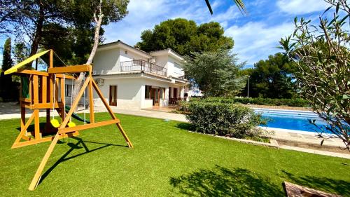 Calafat Villa | Villa Yate