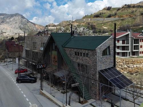 Kfardebian Hotel | Villajohn