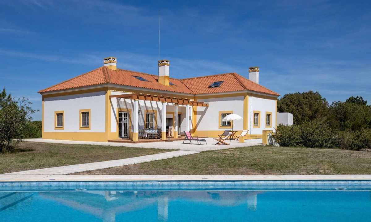 Santa Maria do Castelo Villa | Wonderful private villa for 6 guests with private pool, WIFI, A/C, TV and terrace