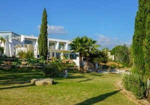 350 m² Villa ∙ 4 bedrooms ∙ 8 guests