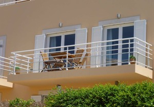 Apartment on the first floor with terrace view to the lovely swimmingpool in Cabanas de Tavira