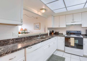 Beachfront Beauty with Private Balcony, Pool, Tennis, Hot Tub, FREE Activities! ~ 210 Reef Club in Indian Rocks Beach