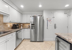 Beachfront ~ Spacious Kitchen ~ Private Balcony in Miramar Beach