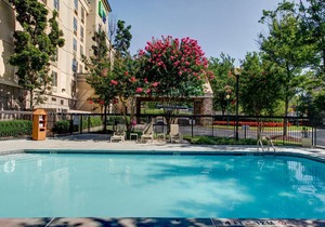 Holiday Inn Express Hotel & Suites Atlanta Buckhead by IHG in Atlanta