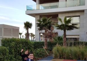 Homerez - Beautiful apartment With sea view and garden