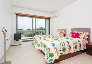Monte do Olival | 5 bedroom Villa | Porches