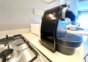 Pearl 24 - Brand new, stylish & elegant w/ balcony
