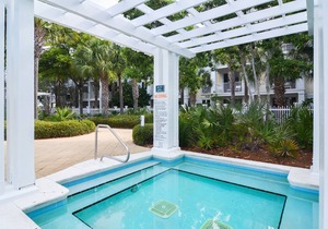 Studio ~ Kitchenette ~ Pool ~ Fitness Center in Miramar Beach