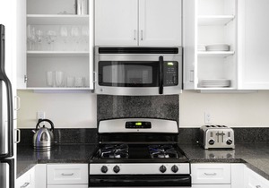 Unique Santa Clara 1BR w/Parking, Gym, walk to Groceries, by Blueground in Santa Clara
