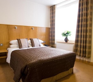 Blooms Hotel 
