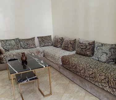 Casablanca City Center Apartment | Bâtisse Néoclassique historique Style 1920 Rénové