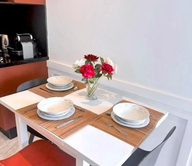 Casablanca Apartment | B-Living Oasis - Sunny 1BR, Palm Views, Balcony