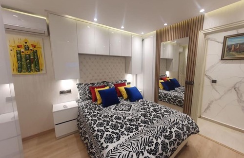 RACINE EXTENSION Apartment | Grand Appartement corniche