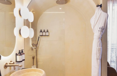 Gauthier Hotel | Le Square By Onomo Collection