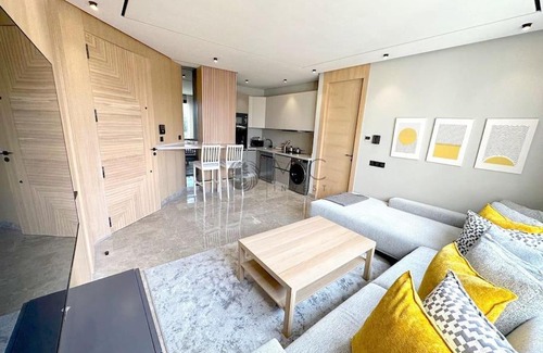 La Corniche Apartment | The Besty Ocean Suite-By Ayla Stay