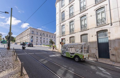 Sao Bento Apartment | 178 Stunning Parliament Views - by Feeling Inn