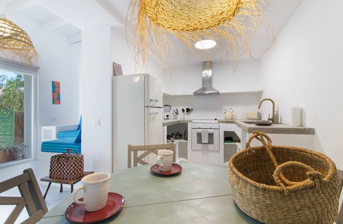 Moncarapacho e Fuseta Cottage | 2-Bed Algarve Retreat with Yoga, Pilates and Natural Pool