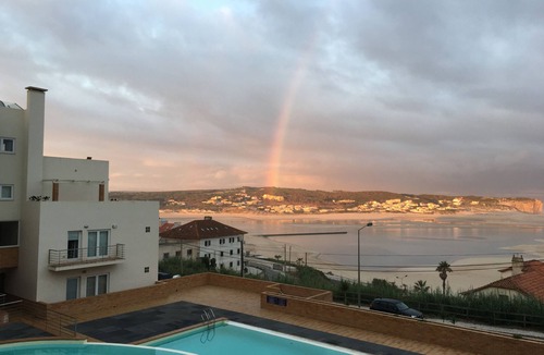 Foz do Arelho Apartment | 2 minutes to beach, Oceanfront- Family Friendly apt,(T3) Pool, Indoor Parking