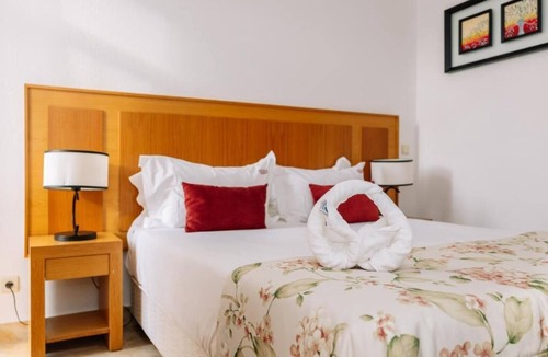 Oura Hotel | 2BR Apartments in Praia da Oura! Balcony or Patio Flats | 2 Units