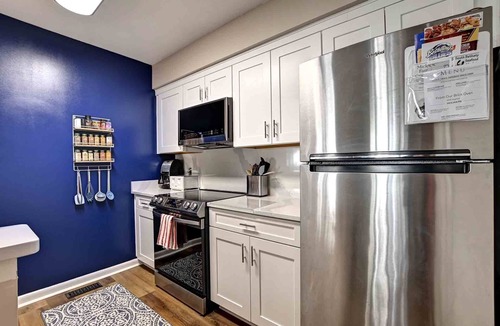 Bethany Beach Condo | 3 Bed/2 Bath Condo in the Sea Colony Community! Indoor Pool, Outdoor Pools, Private Beach, Fitness Center, Tennis, and Shuttle!