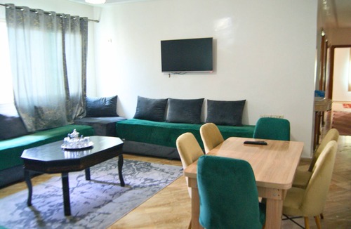 Mont Fleuri Apartment | 3 Bed Rooms Apartment - 1 min of the CityCenter - Omar Residency by ZenStay