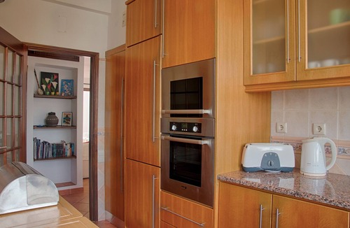 Olhos D'Agua Apartment | 3 Bedroom Apartment in Olhos de Agua, Sea View, 5 Minutes Walk from Maria Luísa