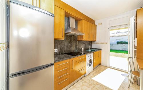 Costa del Zefir House | 3 Bedroom Beach Front Home In Miami Platja