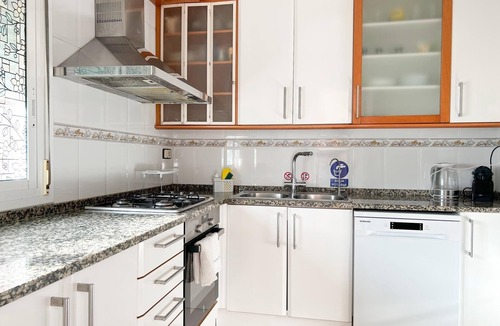 Vilanova I la Geltru Apartment | 5-Bedroom apartment close to the sea, outdoor space, A/C