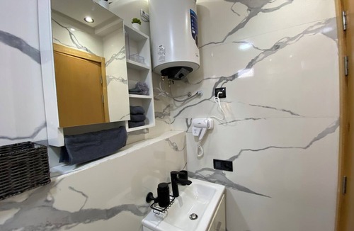Karakchou House | A bright, cozy apartment in the heart of Maarif: 2 bedrooms, Wi-Fi, air conditioning, free parking